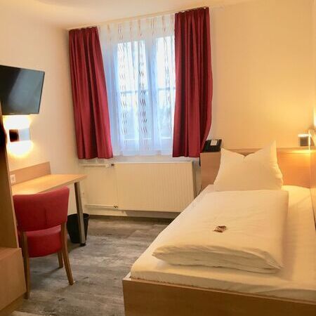 Einzelzimmer Standard, renoviert 2018 mit 0,90 x 2,00 m Bett