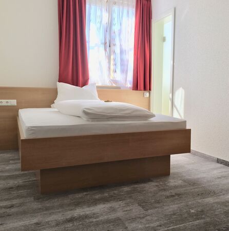 Einzelzimmer Comfort mit französischem Bett, renoviert 2018